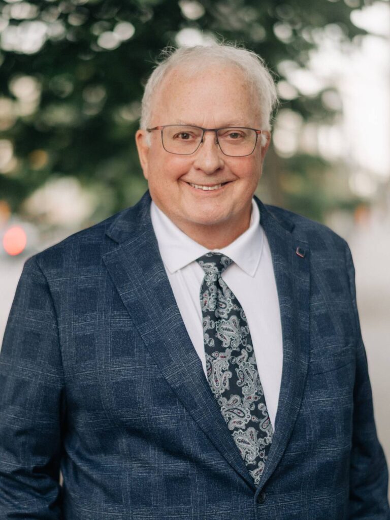 John Bathurst (Trésorière) (il)